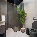 Skyview Luxury Retreat - Valentino Xcity Tower *