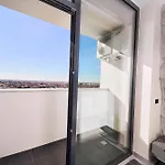 Skyview Luxury Retreat - Valentino Xcity Tower Appartement *