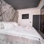 Skyview Luxury Retreat - Valentino Xcity Tower * Timişoara