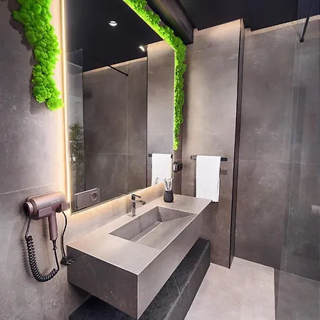 Skyview Luxury Retreat - Valentino Xcity Tower Apartment *