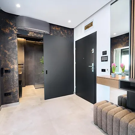 Апартаменти Skyview Luxury Retreat - Valentino Xcity Tower Тімішоара