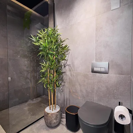 Apartment Skyview Luxury Retreat - Valentino Xcity Tower *