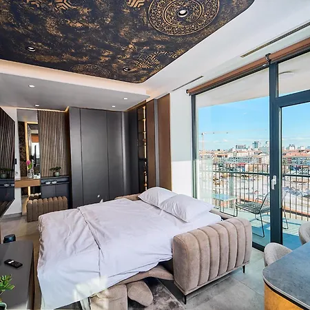 Apartment Skyview Luxury Retreat - Valentino Xcity Tower