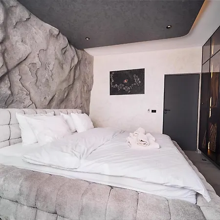 Skyview Luxury Retreat - Valentino Xcity Tower * Timişoara