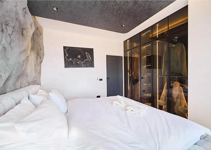 Skyview Luxury Retreat - Valentino Xcity Tower 아파트 티미쇼아라