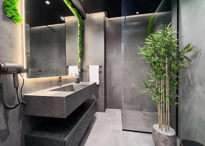 Skyview Luxury Retreat - Valentino Xcity Tower 아파트 티미쇼아라