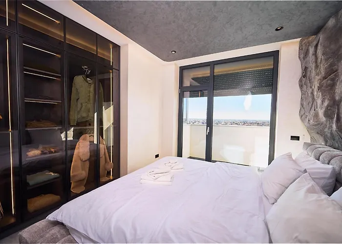 Skyview Luxury Retreat - Valentino Xcity Tower Apartament