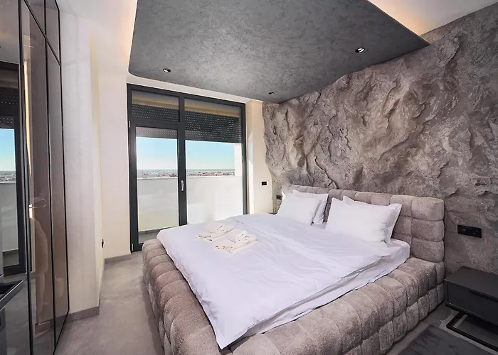 Skyview Luxury Retreat - Valentino Xcity Tower Apartament *