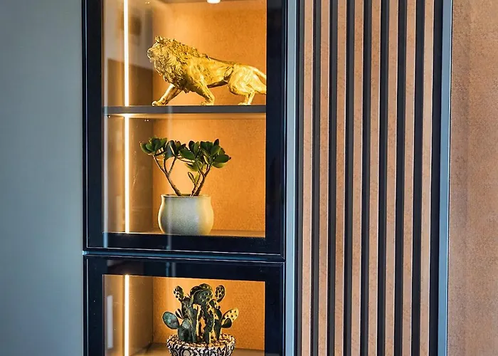 Skyview Luxury Retreat - Valentino Xcity Tower *