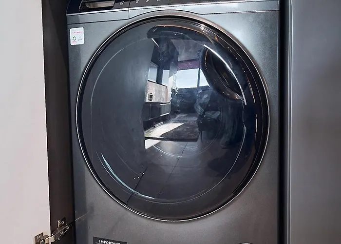 Skyview Luxury Retreat - Valentino Xcity Tower Апартаменты